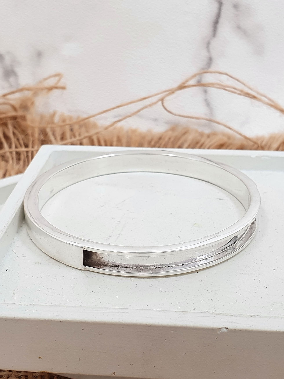 Thumbnail: Sterling silver equestrian round bangle | BG996601