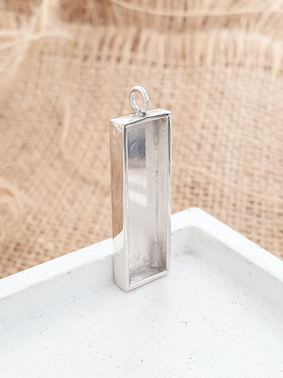 Thumbnail: Sterling silver equestrian horsehair resin charm | CH557197