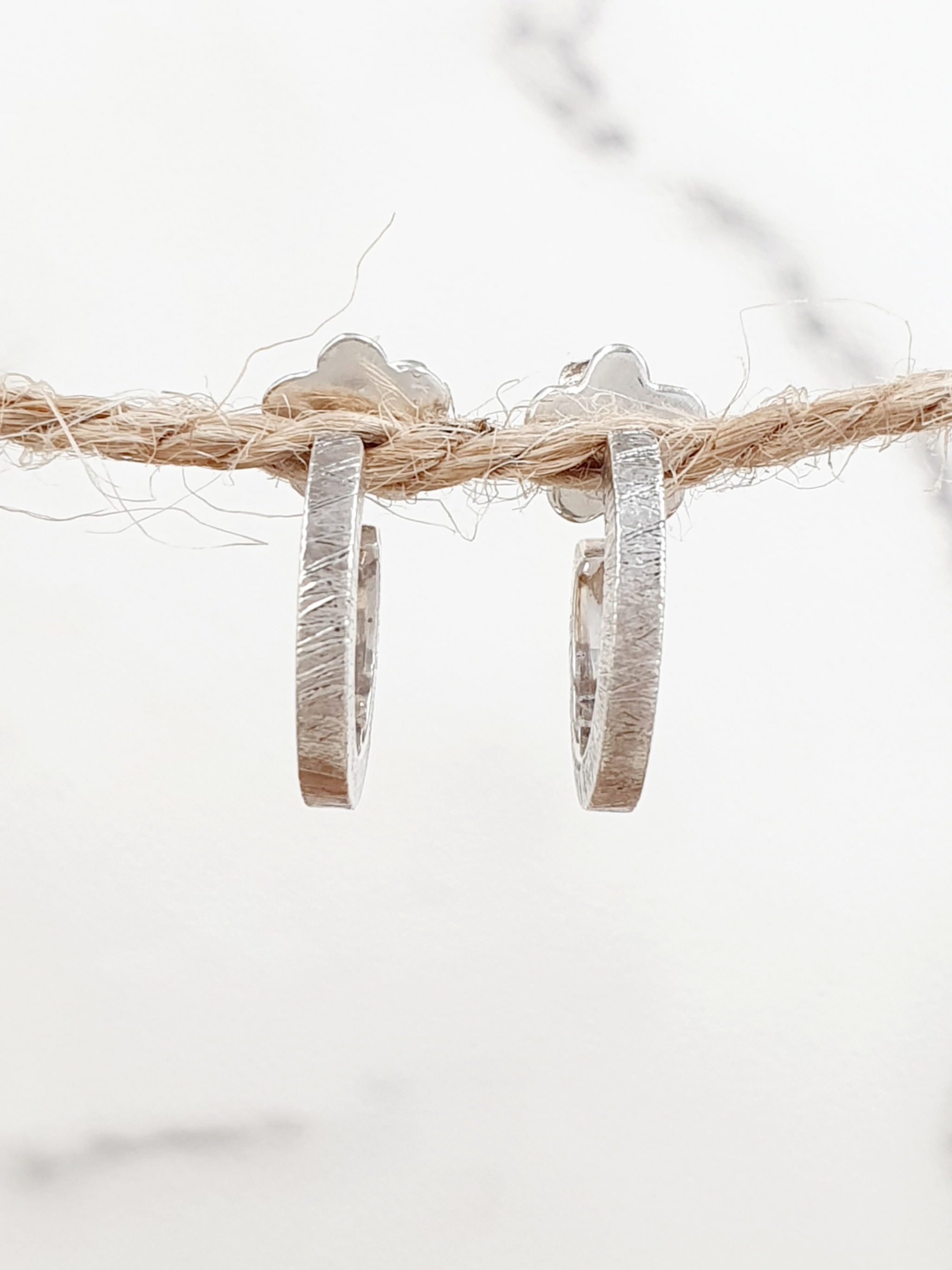 Sterling silver circle earring scratched finished | ER330031