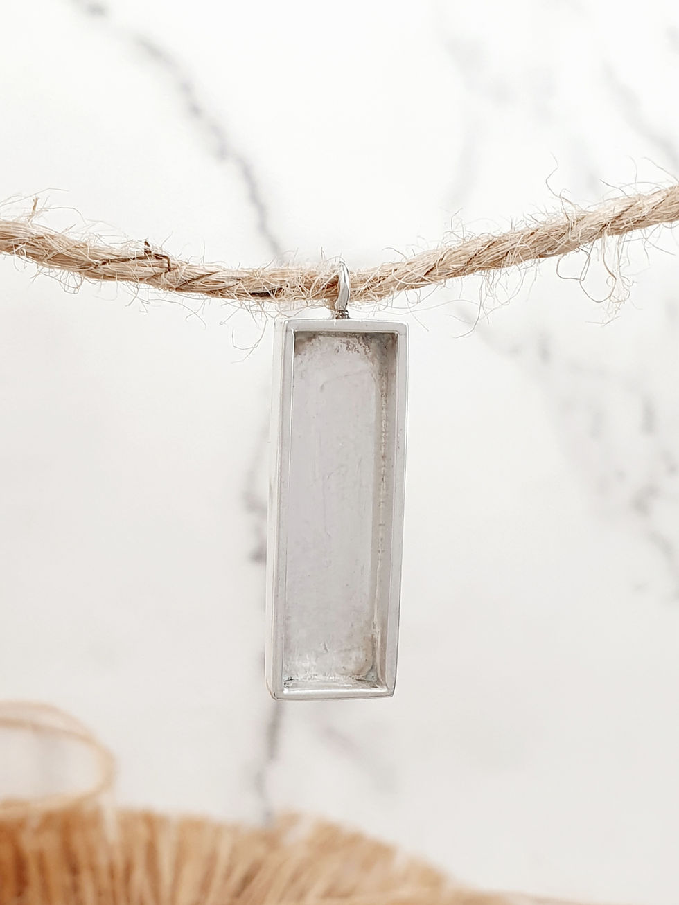 Thumbnail: Sterling silver equestrian horsehair resin charm | CH557197