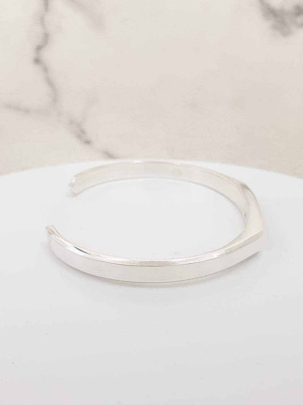 Thumbnail: Sterling silver equestrian horsehair cuff 5.5 mm | CUFF34