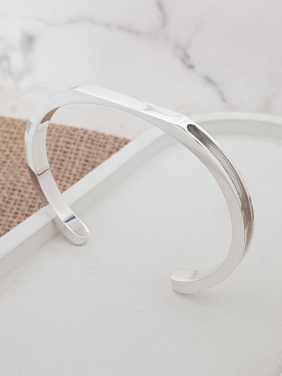 Thumbnail: Sterling silver equestrian horsehair cuff 5.5 mm | CUFF34