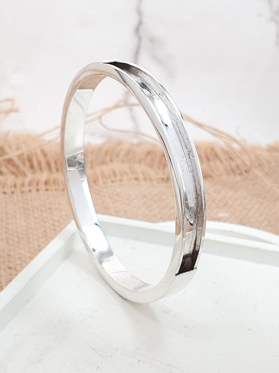 Thumbnail: Sterling silver equestrian round bangle | BG996601