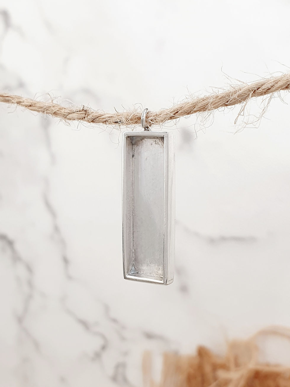 Thumbnail: Sterling silver equestrian horsehair resin charm | CH557197