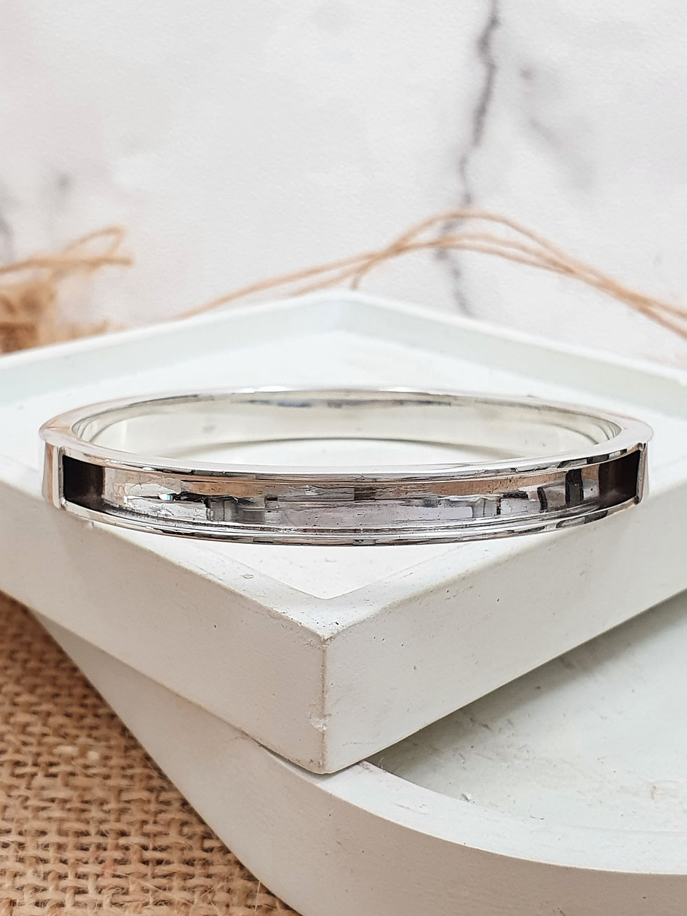 Thumbnail: Sterling silver equestrian round bangle | BG996601