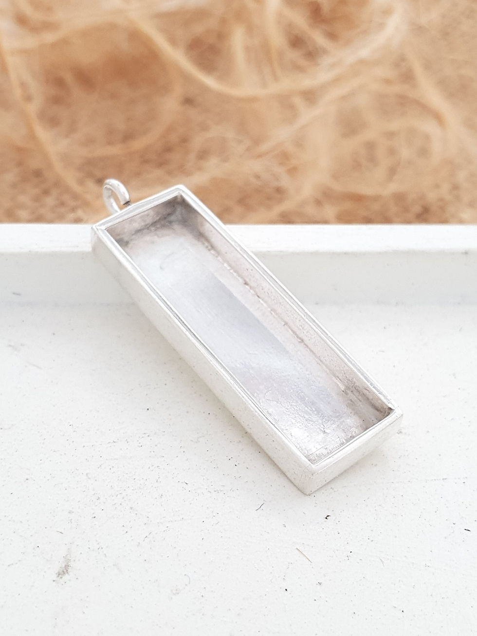 Thumbnail: Sterling silver equestrian horsehair resin charm | CH557197