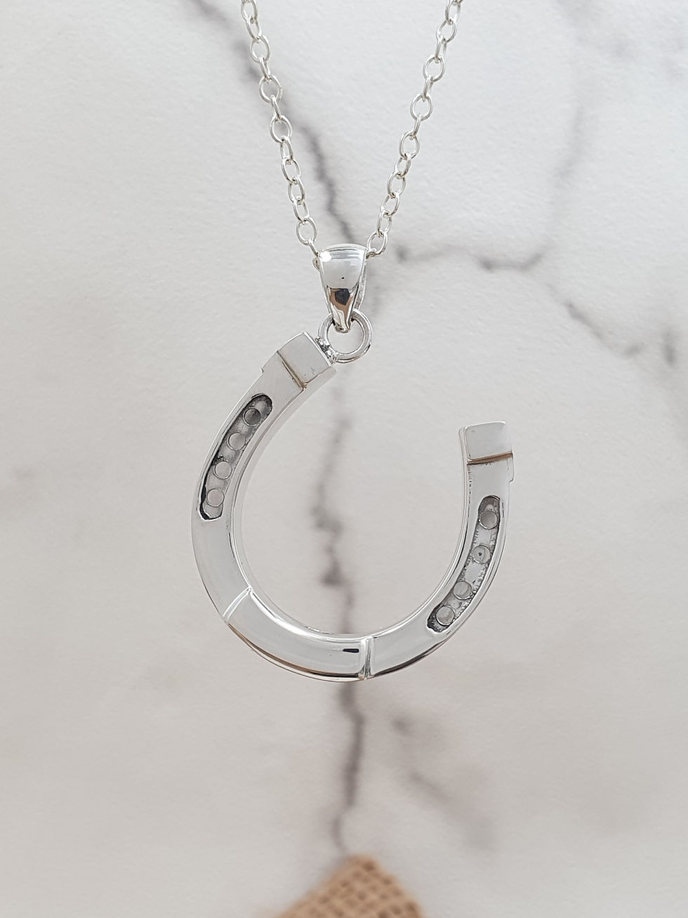 Thumbnail: Sterling silver equestrian horseshoe pendant | CH557231