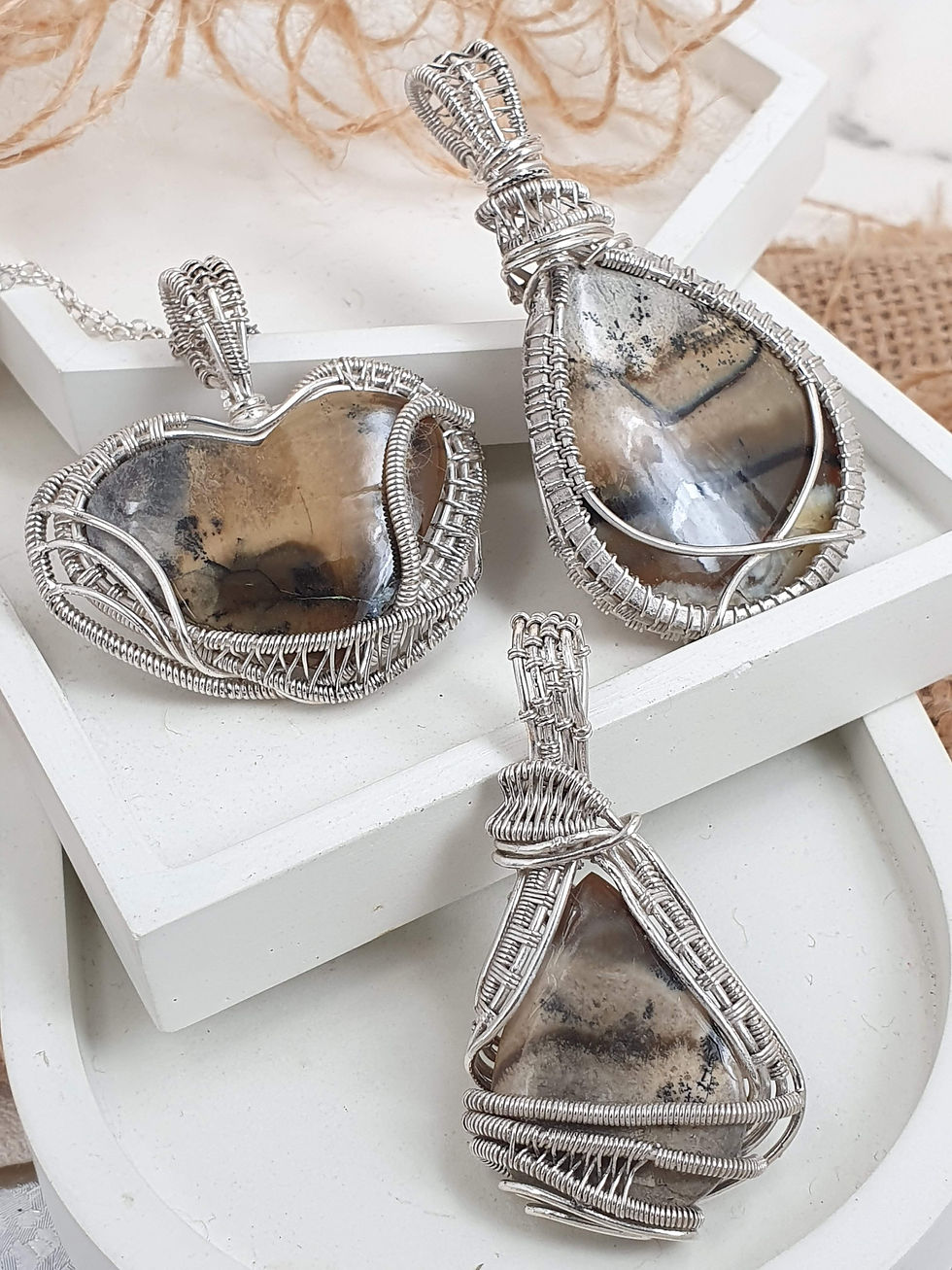 Miniature : Sterling silver wire wrapped necklace with Scenic Dendrite Agate | NL779081