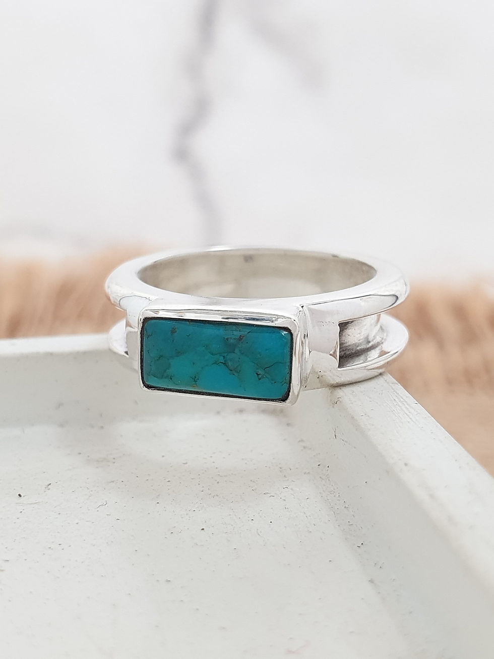 Thumbnail: Sterling silver equestrian horsehair ring with Baguette Turquoise | RG887853