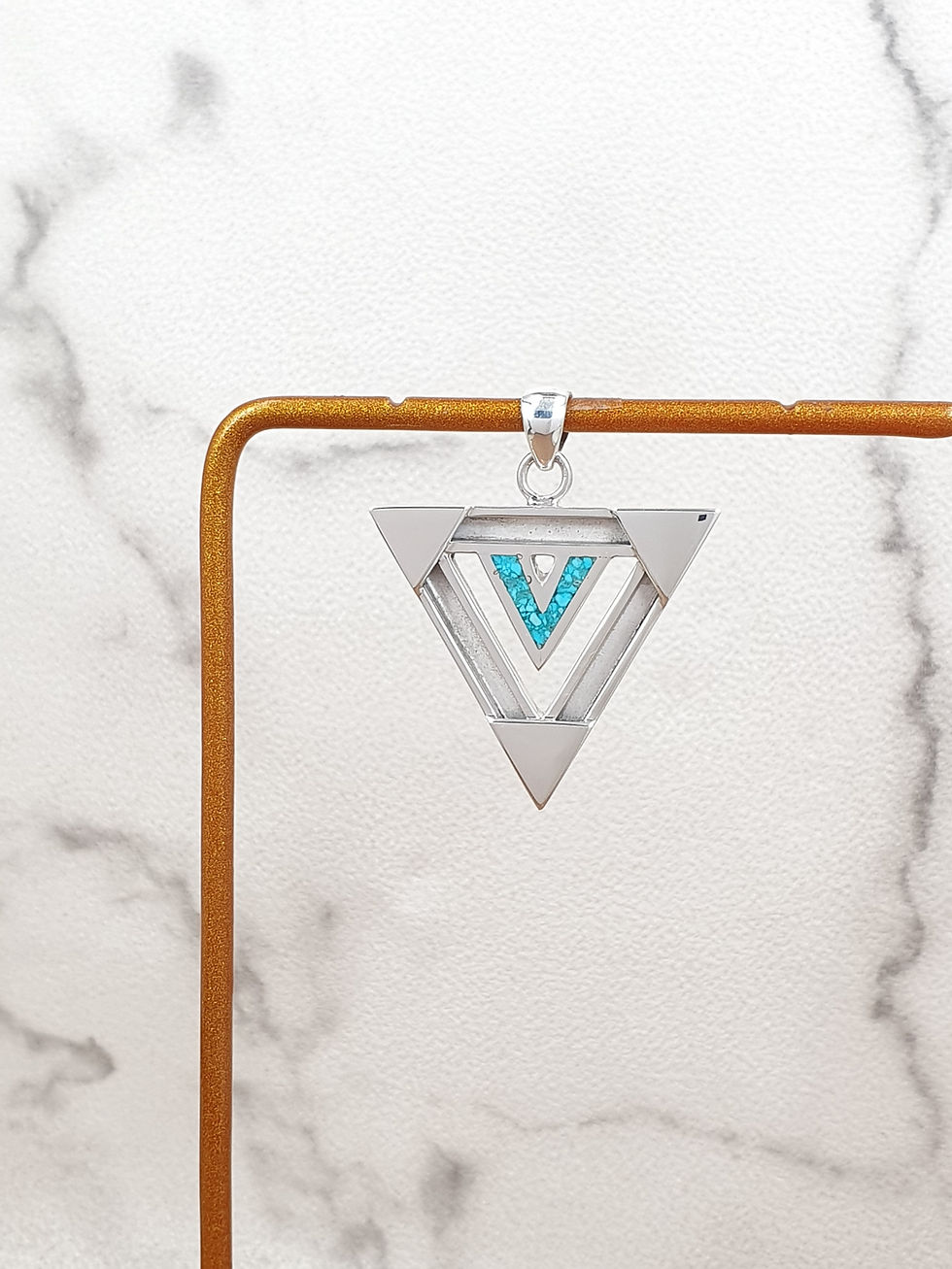 Thumbnail: Sterling silver pendant with Turquoise | CH557321