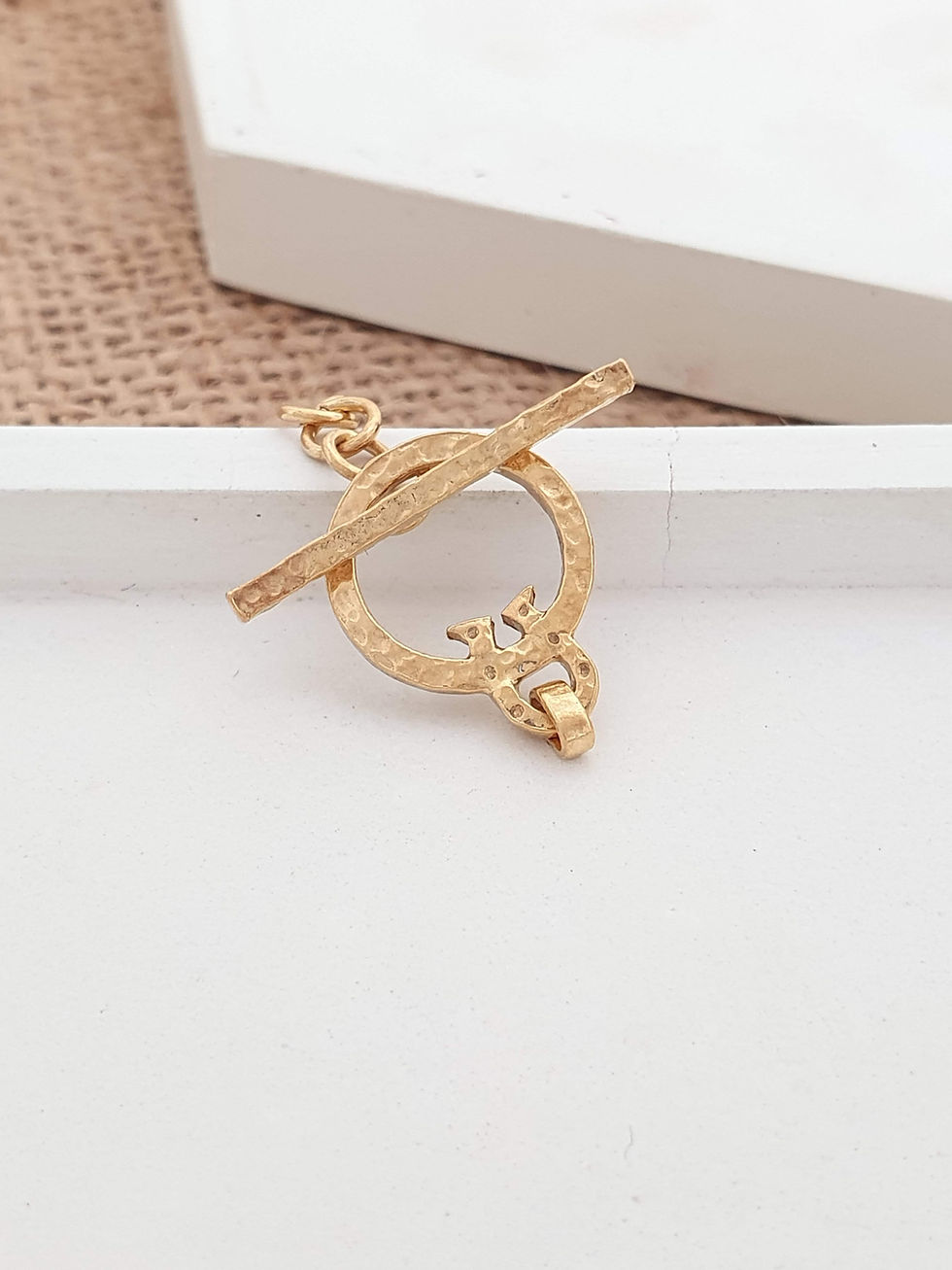 Thumbnail: Sterling silver toggle & ring 25 mm hammer with horseshoe | CL228805