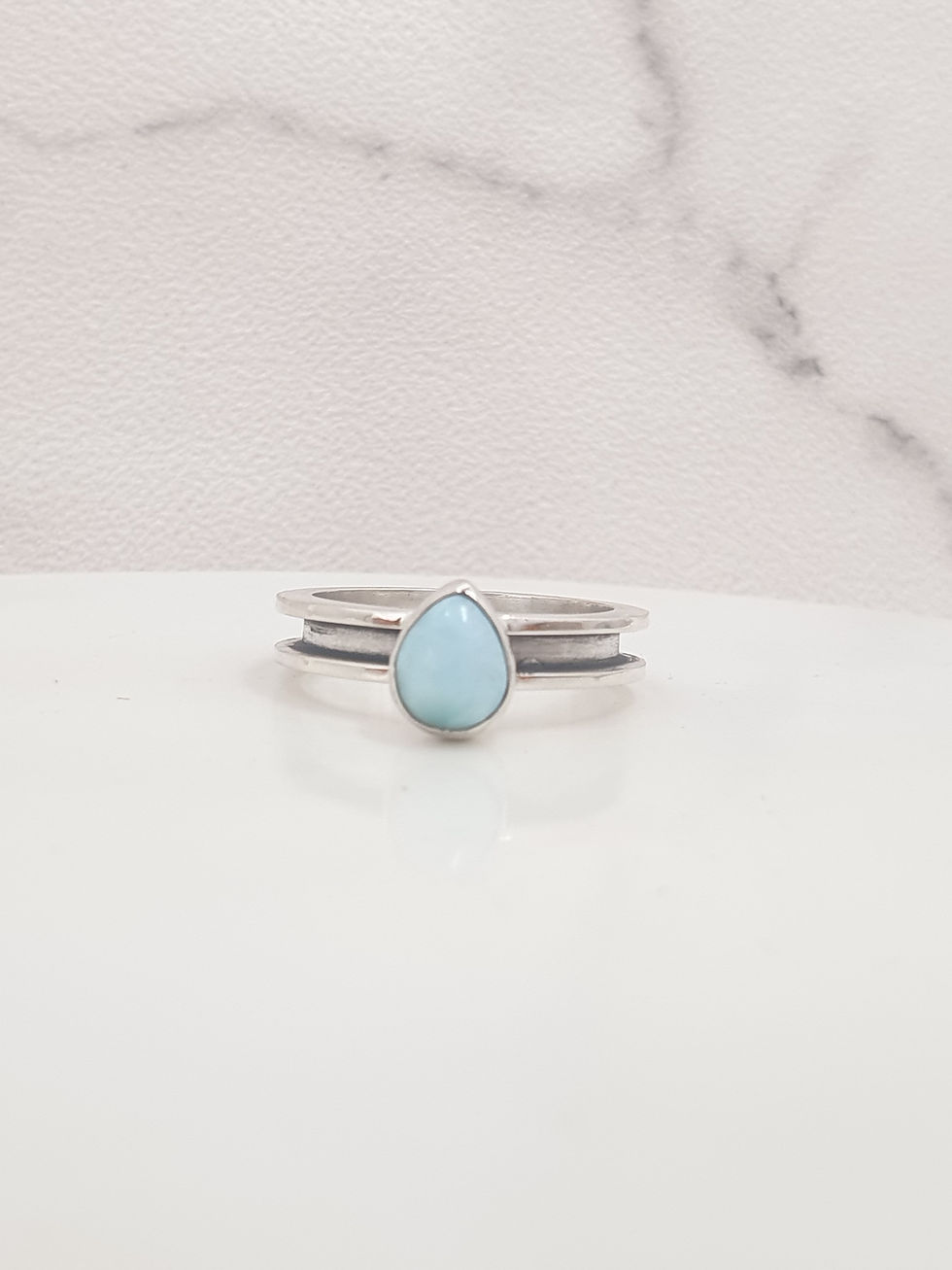 Miniaturbild: Sterling silver equestrian horsehair ring with Larimar | RG888001