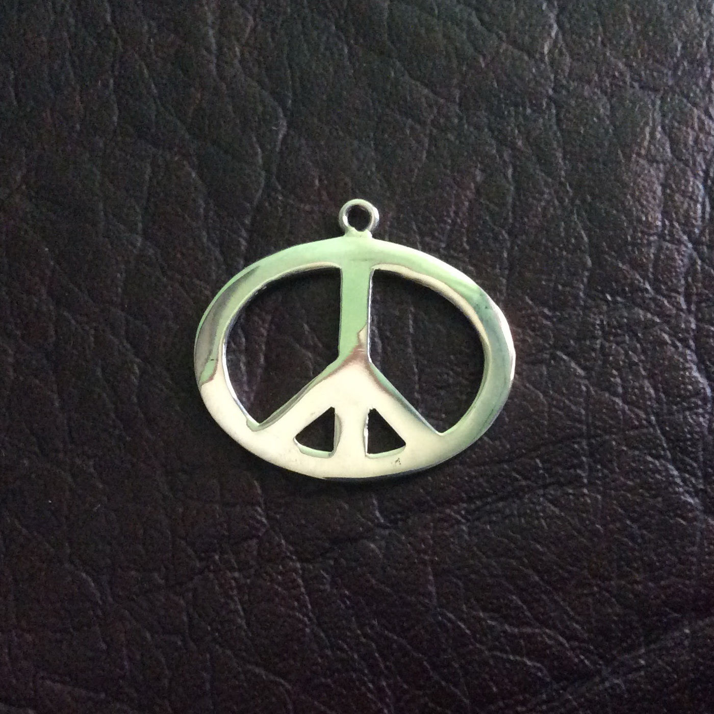 Sterling silver peace charm 25 x 20 mm | CH557130
