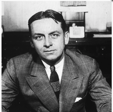 049 eliot ness at desk(v2) 2.bmp