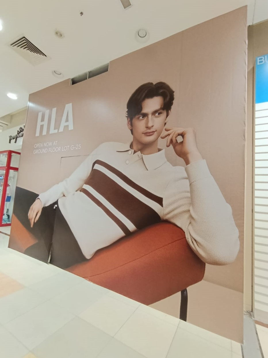 Hoarding and visual installation at AEON Seremban for HLA