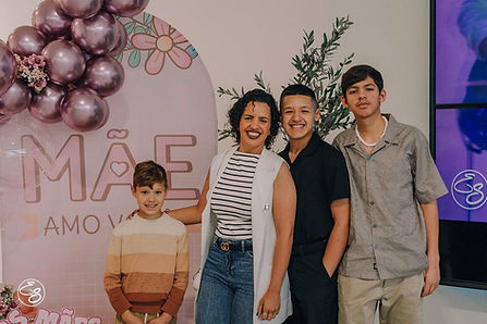renata e família.jpg