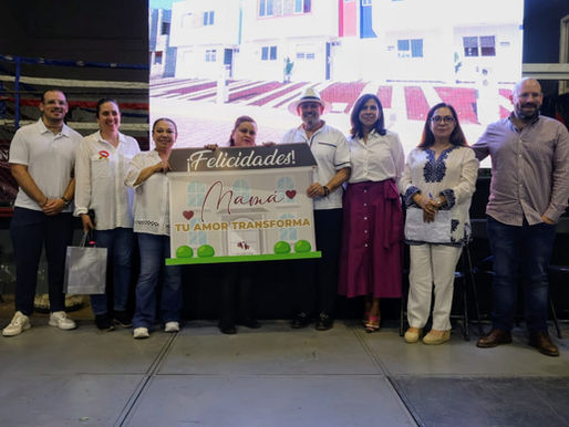 ALCALDESA LORENA GARCÍA HACE ENTREGA DE UNA CASA EN EVENTO DEL DÍA DE LAS MADRES