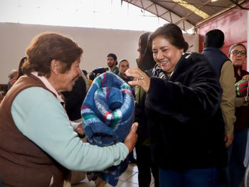 DIF Hidalgo refuerza apoyo invernal en Singuilucan