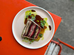 Plat-assiette-table-orange