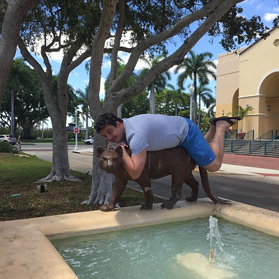 Players hunt for items in the Fort Myers scavenger hunt tour with 3Quest Challenge