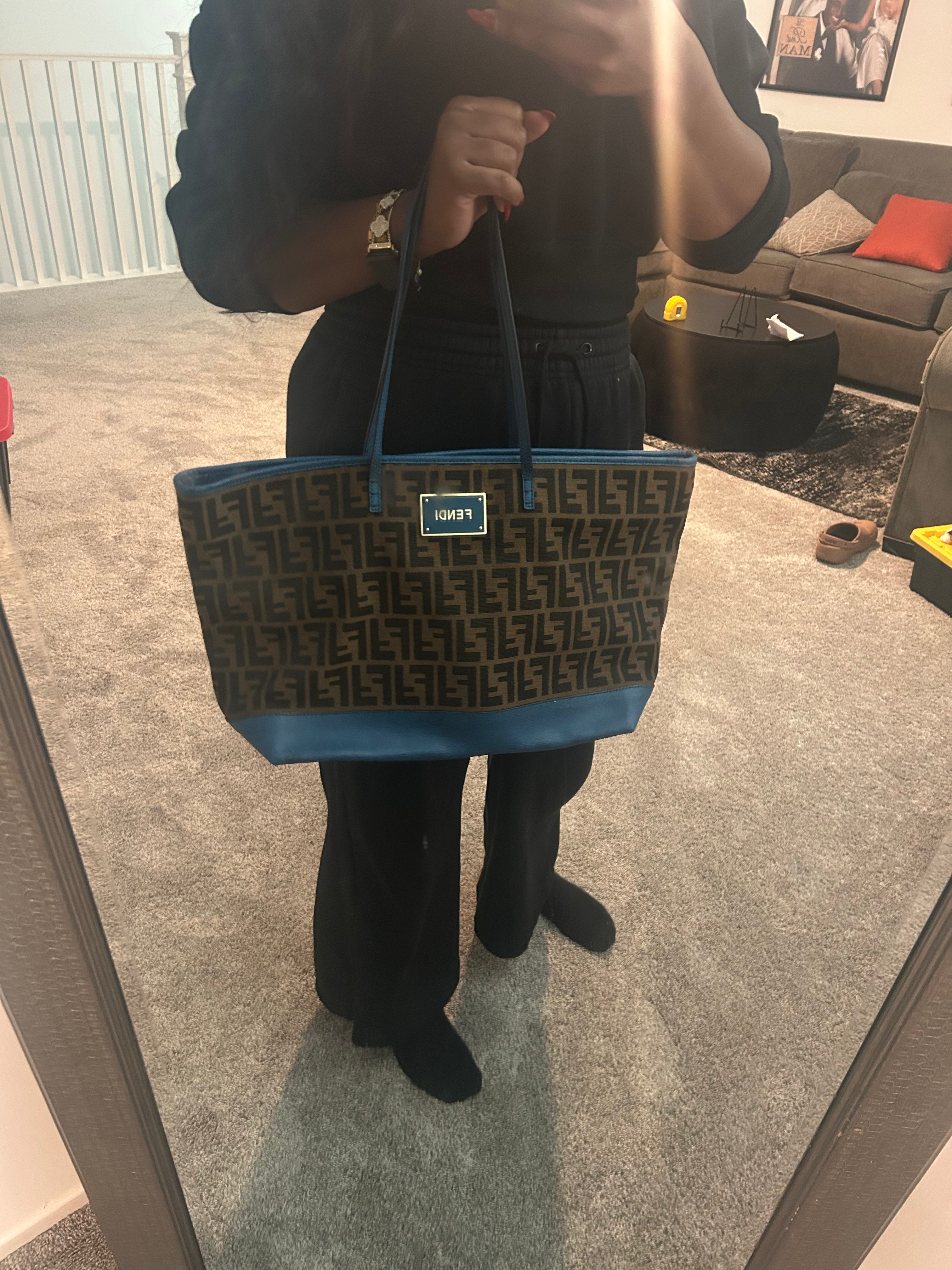 Large fendi tote 