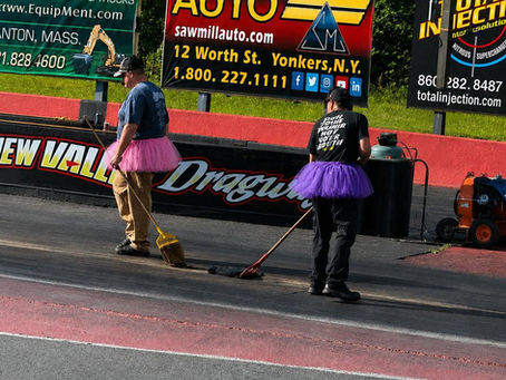 Over 250 Cars, Father’s Day Racing, and a Packed Weekend Ahead