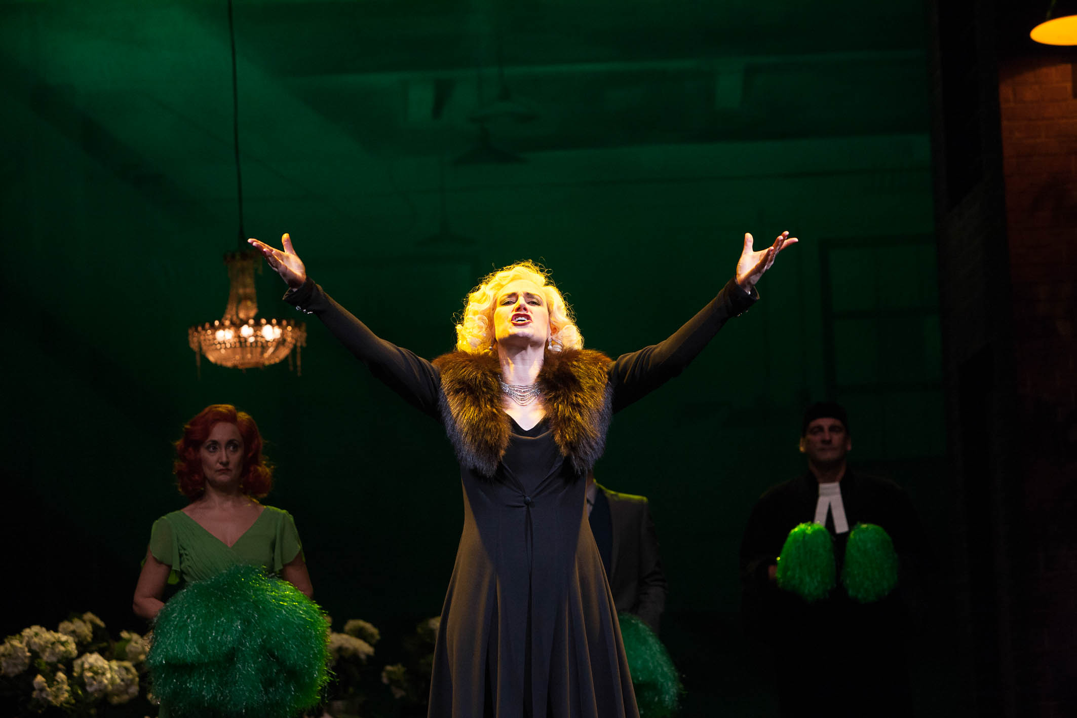 Betty Dullfeet in ARTURO UI
