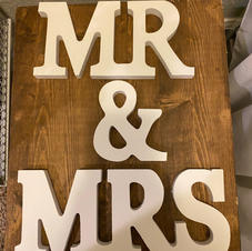 rental mr and mrs sign