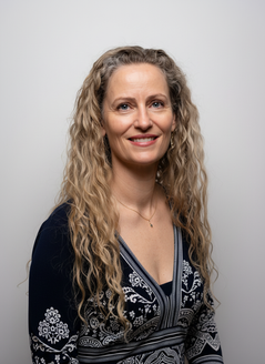 Corporate headshots in Wellington and the Hutt Valley. Professional, approachable portraits for businesses, executives, and teams—ideal for LinkedIn and websites.