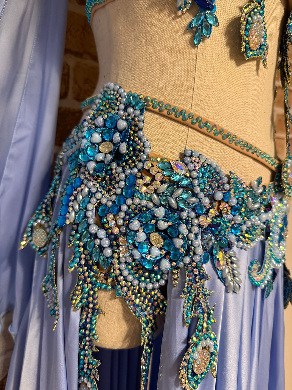 サムネイル： Irina Costume