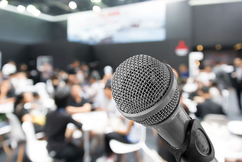 microfone em uma palestra ou evento