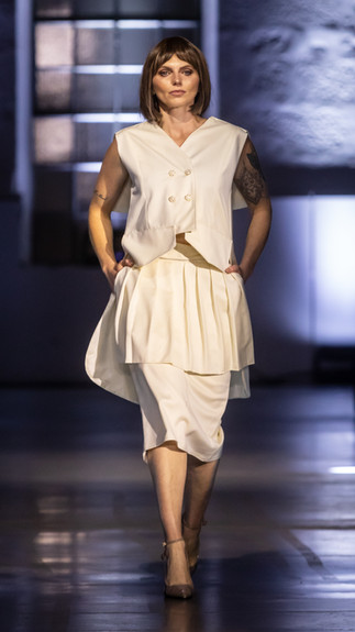 IMC MODEL: Angélica Hack wearing Laure Siassia on the runway