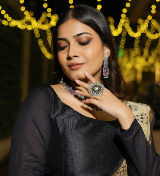 Makeup Therapy: How Bijal Chavda Transforms Beauty Into A Soothing Art, Creating Calm With Color And Unique Niche In Beauty Content