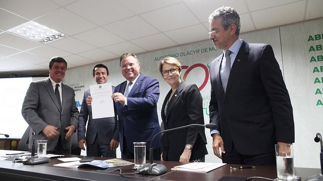 Ministro Maggi assina portaria que cria Comitê Consultivo do Plano (Foto: Assessoria MAPA)
