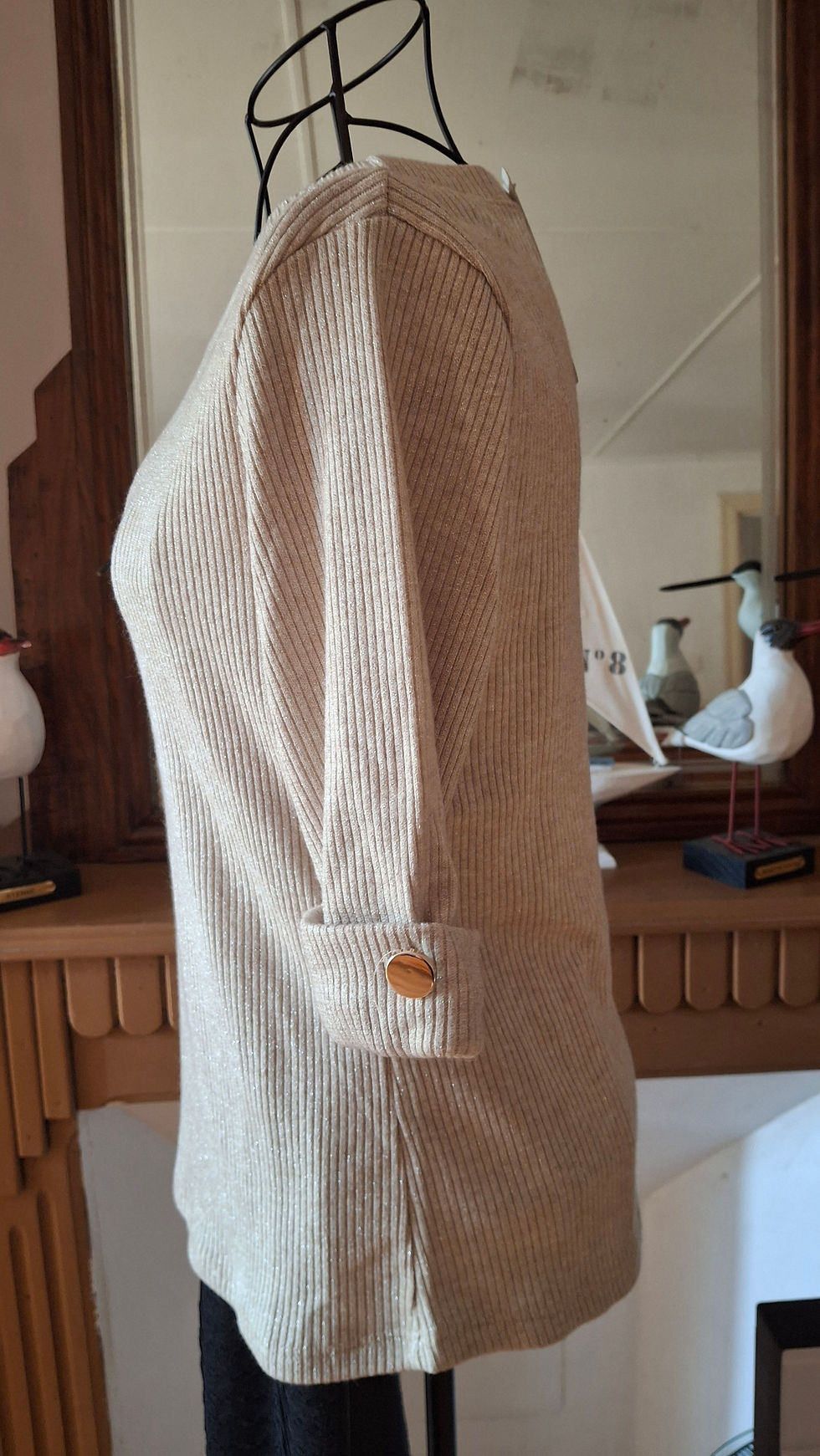 Thumbnail: Pull côtelé beige manches boutonnée 