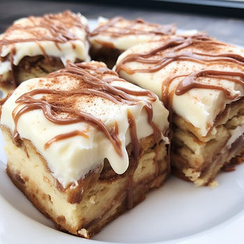 Keto Cinnamon Roll Cheesecake Bars