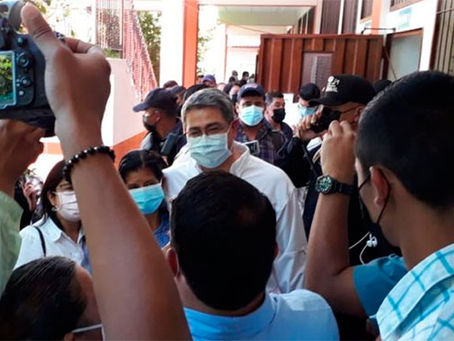 Presidente Hernández ejerce el sufragio en Lempira