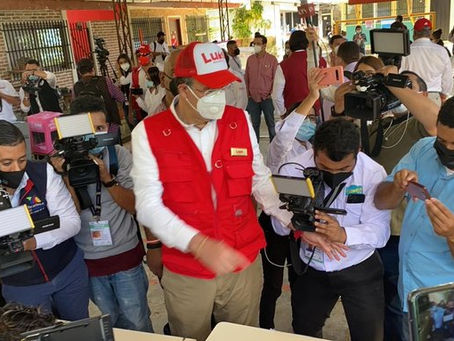 QUE DIOS ILUMINE A NUESTRO PAÍS LUIS ZELAYA