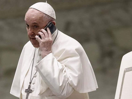 Papa Francisco advierte a jóvenes sobre el uso del teléfono