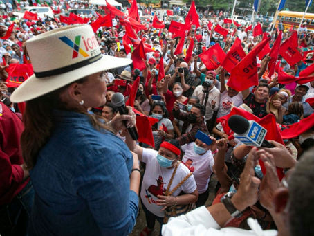Candidata presidencial Xiomara Castro visita departamento de Colón