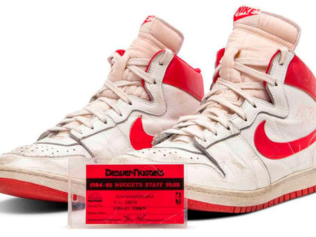 Subastan zapatillas de Jordan