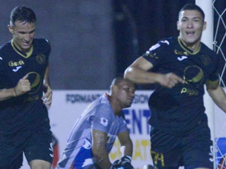 Motagua gana primer partido de repechaje ante Los Lobos 2 goles contra 1