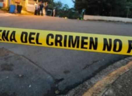 Encuentra a una abogada muerta a balazos