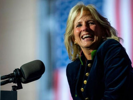 Primera dama de Estados Unidos vuelve a sus labores de docencia