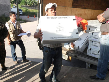 Comienzan a llegar maletas electorales del Distrito Central