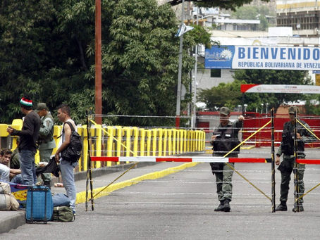 Autoridades venezolanas evalúan protocolos para paso peatonal en frontera con Colombia