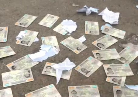 Encuentran varias DNI tiradas a inmediaciones de colonia capitalina