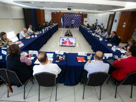XIOMARA CASTRO EN REUNIÓN CON EL COHEP
