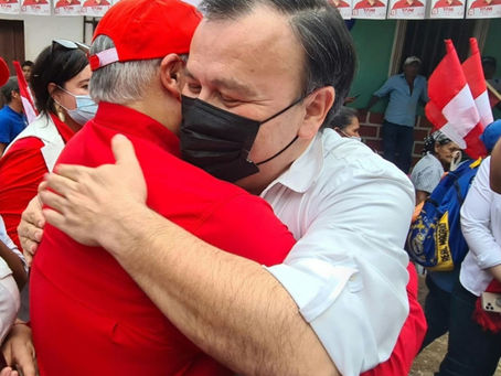 En compañía de Banegas, Yani visita Vado Ancho, El Paraíso