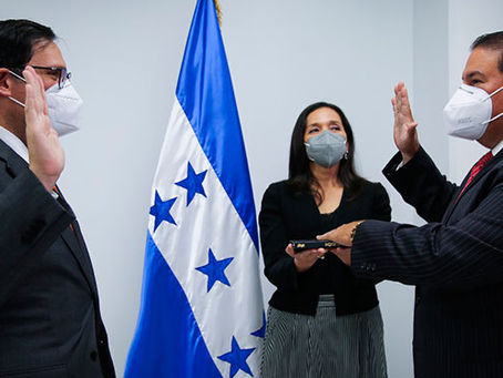 JURAMENTAN A LUIS SUAZO COMO NUEVO EMBAJADOR DE HONDURAS EN ESTADOS UNIDOS